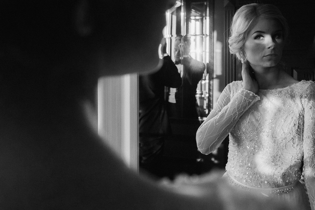 Portret panny młodej sesja ślubna na dachu